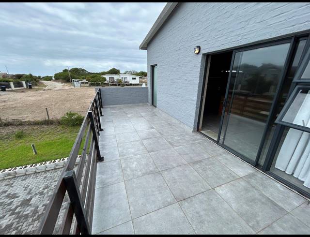 3 BEDROOM HOUSE FOR SALE IN PARADISE BEACH